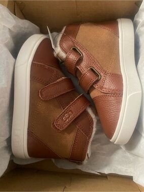 Kids Ugg  Brown Leather Sneaker - Comfortable Casual Shoes